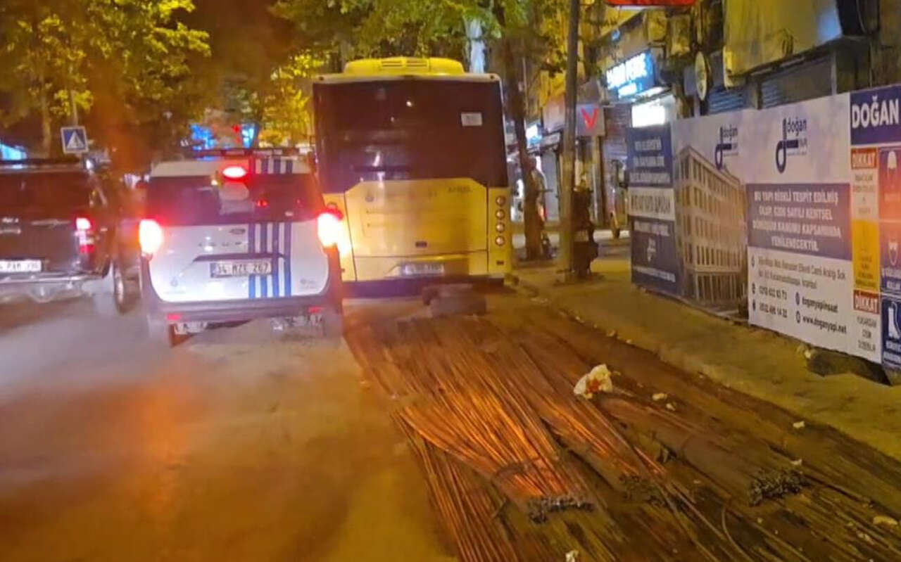 Otobüste korkunç olay! Kadın yolcunun ayağına inşaat demiri saplandı 1
